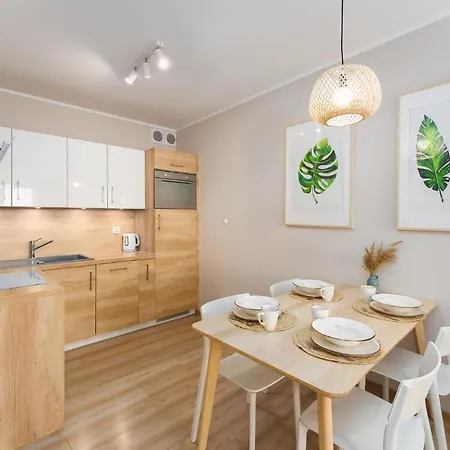 Przystan Kolo Brzegu * Kołobrzeg