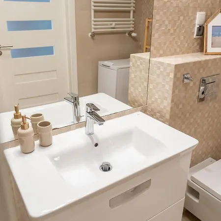 Przystan Kolo Brzegu