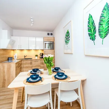 Przystan Kolo Brzegu * Kołobrzeg